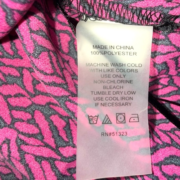 VINCE CAMUTO Ikat Print Cowl Neck Sleeveless Top - XL Wild Petunia - Picture 10 of 12